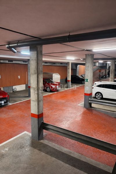 Foto d2f86e78-1547-4dcd-9f09-9d3ac3ce7351. Aparcament cotxe a Almeda - El Corte Inglés Cornellà de Llobregat