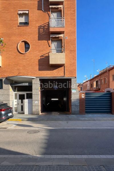 Foto d74e2aa9-0dd1-497b-ad60-78905436c85c. Aparcament cotxe a Almeda - El Corte Inglés Cornellà de Llobregat