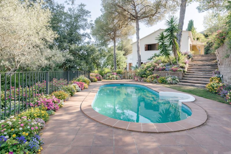 Foto a8885660-66da-4ccd-82d8-048cb3e74c56. Xalet amb calefacció aparcament piscina a Cabrils