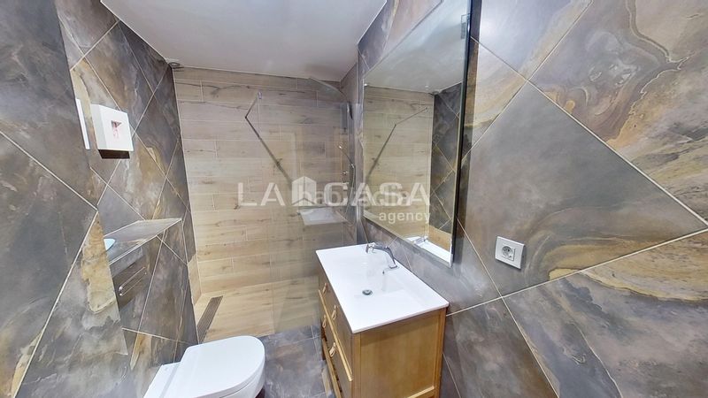 Foto 1d2ed651-3931-4309-88ee-0fc414443540. Àtic amb calefacció aparcament a Can Rull Sabadell