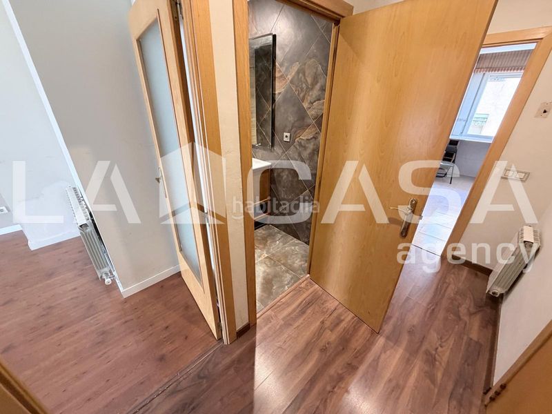 Foto 666563c5-a9e3-4ed7-8f51-055c6f55c1a7. Àtic amb calefacció aparcament a Can Rull Sabadell