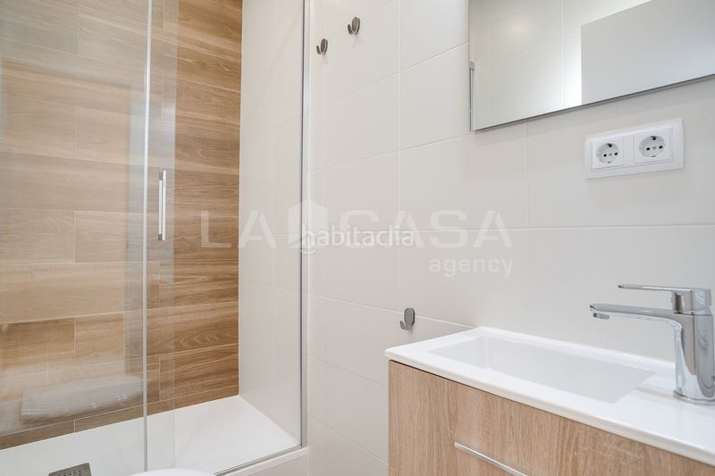 Foto a51a77f8-ad96-4554-b17e-dda460416e27. Planta baja en El Camp d´en Grassot i Gràcia Nova Barcelona