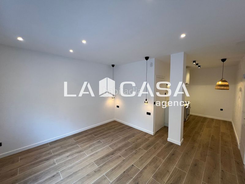 Foto f795cb6b-e2a6-4b82-b17f-1a777719c3e7. Pis a Porta Barcelona