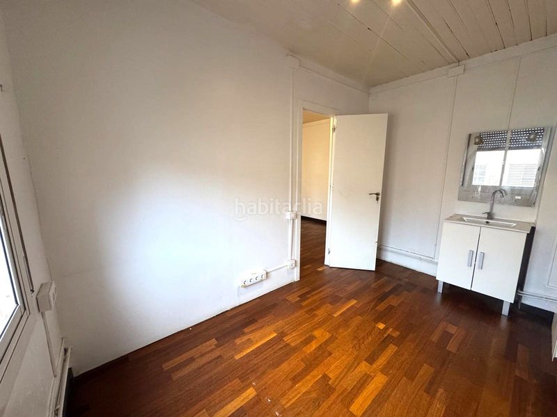Foto 5d1a13d0-abd4-4bcb-b68a-a8902d41edc9. Pis a El Camp de l´Arpa del Clot Barcelona