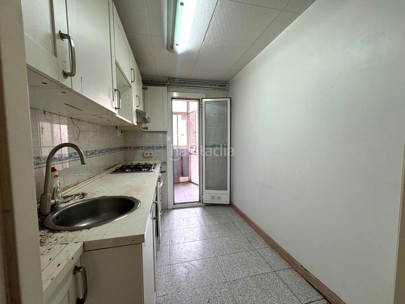 Foto db939c5c-e358-471e-b898-51070be0e80f. Pis a El Camp de l´Arpa del Clot Barcelona