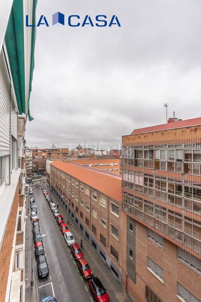 Foto 47f18741-3b39-49e9-8bd7-4bde8d2f49b3. Pis amb aparcament a Palos de Moguer Madrid
