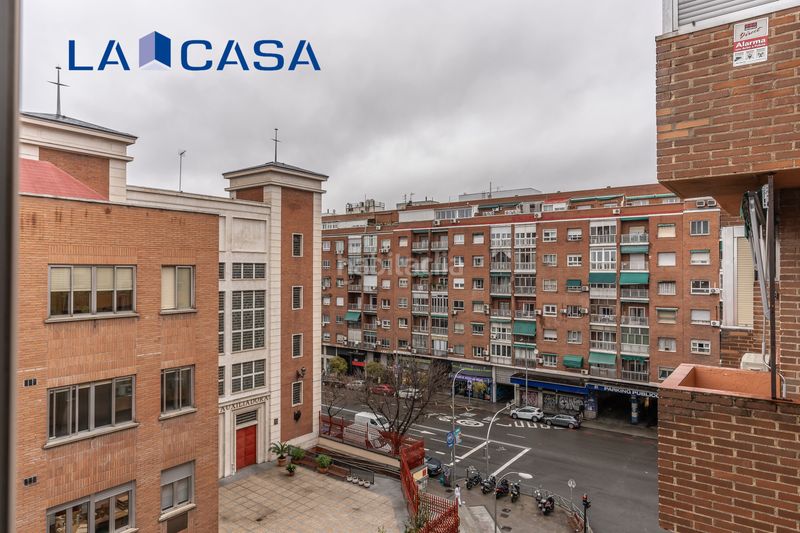 Foto 5e06f9e4-4d20-4555-9664-aa042b3cc7e5. Pis amb aparcament a Palos de Moguer Madrid