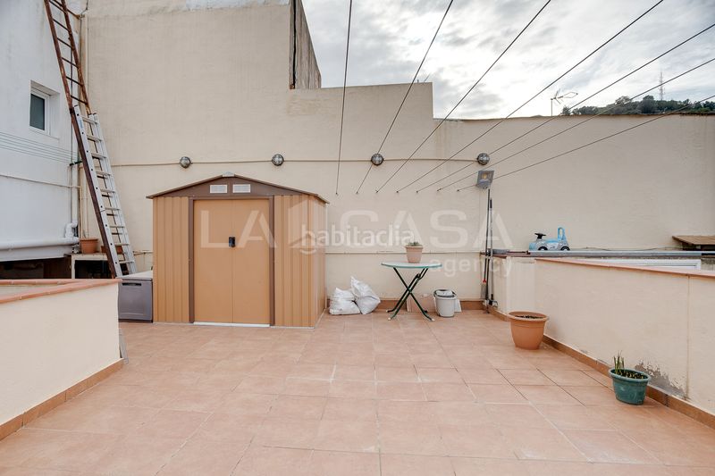 Foto d8c03e4f-7ed7-4b6e-b95b-623f5e58271d. Casa amb calefacció a La Font d´en Fargues Barcelona