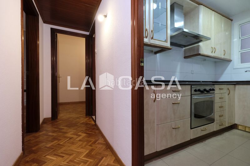 Foto a668c199-37e5-4be3-a988-019d627ff958. Pis a Turó de la Peira Barcelona