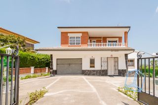 Chalet in Sant Esteve Sesrovires