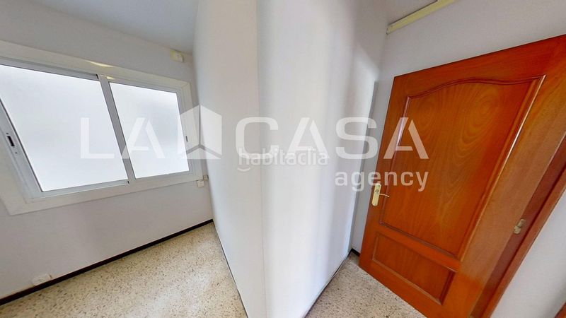 Foto a03948f1-a346-469f-81a6-a661164f1c8e. Pis a El Clot Barcelona