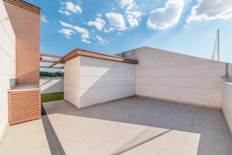 Foto fc1fb49a-836a-4389-b9b3-ace2eb3a5d18. Casa a schiera con camino riscaldamento parcheggio piscina in Tres Cantos