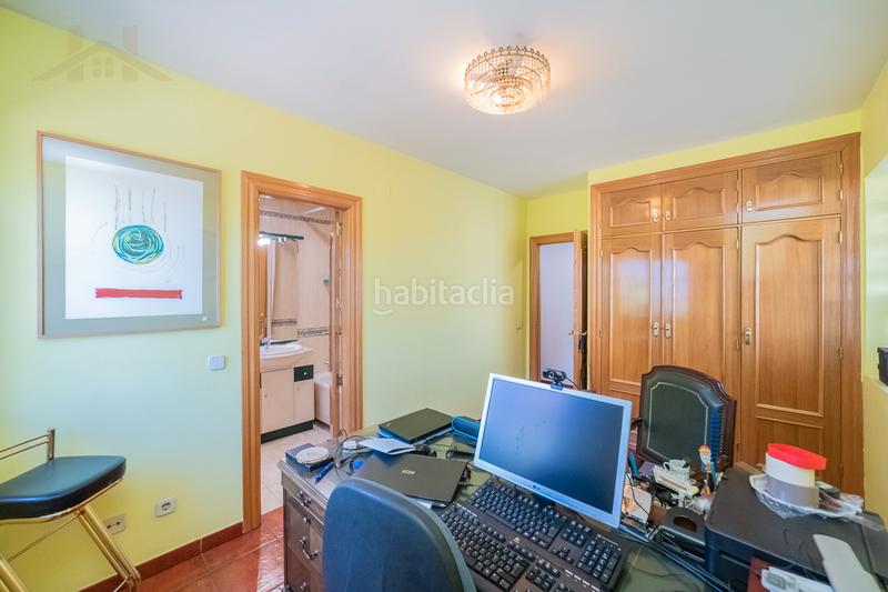 Foto 3c4bbf3a-fd39-43a1-b4cd-5806c122c6cc. Chalet avec cheminée chauffage parking piscine dans Tres Cantos