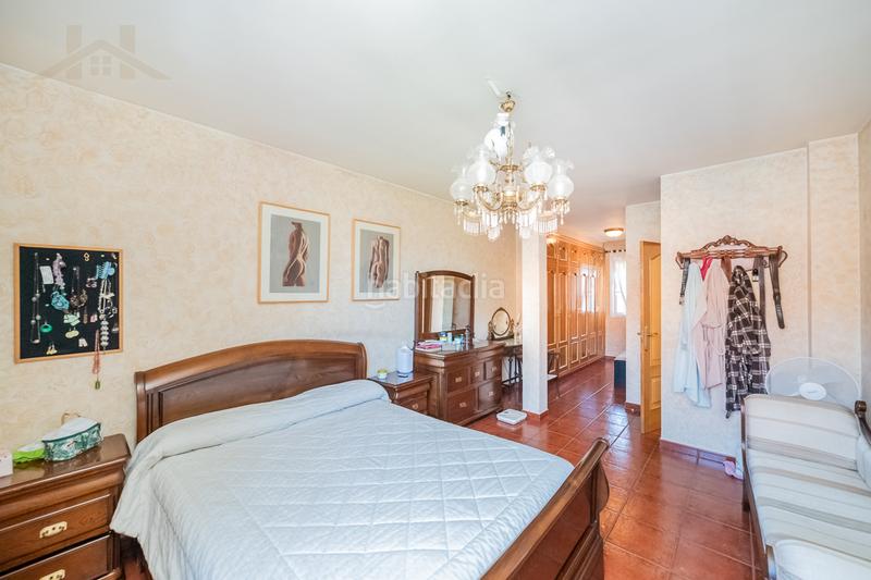 Foto 3f6b51e7-a9ac-46a0-92fa-3ee4d6308159. Chalet avec cheminée chauffage parking piscine dans Tres Cantos