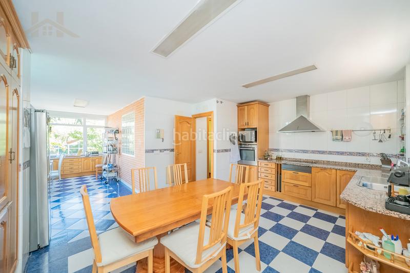 Foto d7196fe8-3100-4ed3-a94d-9d41e18f2b2b. Chalet avec cheminée chauffage parking piscine dans Tres Cantos