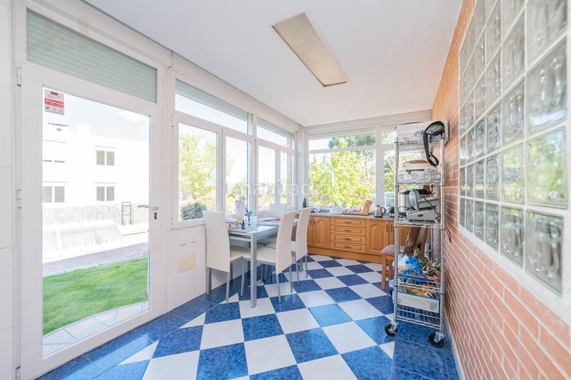 Foto dab5ff24-fd23-44b1-a0ee-3c6c2581129f. Chalet avec cheminée chauffage parking piscine dans Tres Cantos