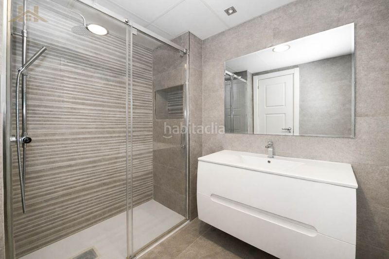 Foto 96b587f3-2572-4dc5-a637-cfb6d890477a. Casa adossada amb xemeneia calefacció aparcament piscina a Tres Cantos