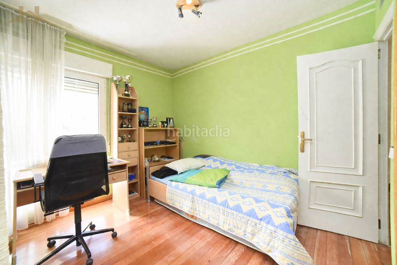 Foto 5e6da4bb-1af9-40a9-8135-2d2784811ede. Casa aparellada amb xemeneia calefacció aparcament piscina a Tres Cantos