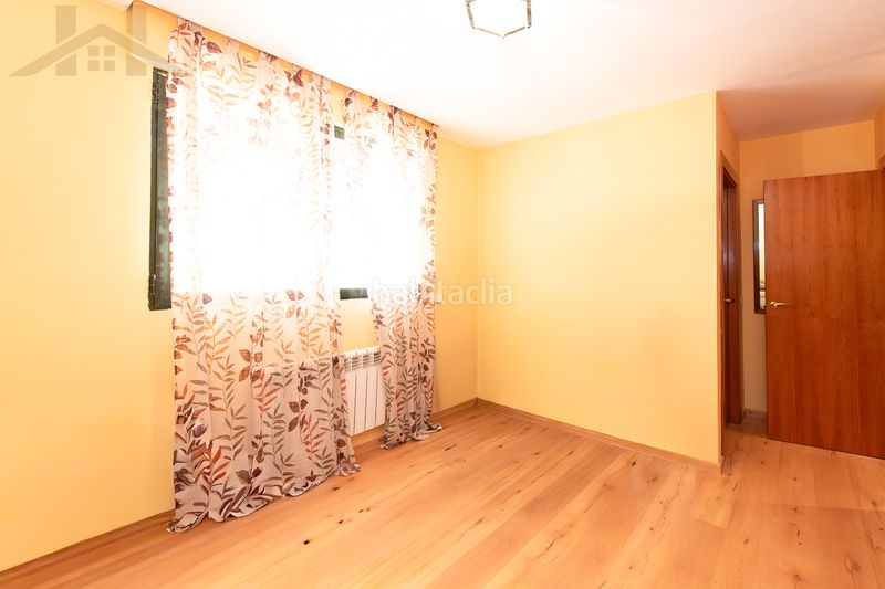 Foto 0d0f5c6b-027a-4986-8371-3ade0b45ad30. Xalet amb xemeneia calefacció aparcament piscina a Tres Cantos