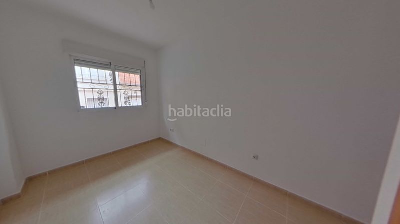 Foto fbe94e0a-2f7f-4ab3-b6cb-7eccc2ee3490. Planta baixa a Las Piscinas Naturales Torrevieja
