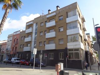 Pis  C/ sagunt. Solvia inmobiliaria  piso badalona