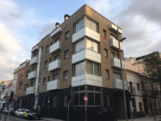 Appartement  C/ sagunt. Solvia inmobiliaria  piso badalona