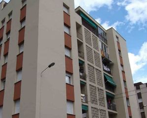 Flat  C/ taga. Solvia inmobiliaria  piso girona