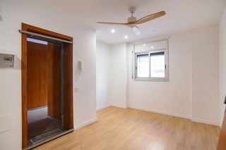 Pis  C/ doctor ullés. Solvia inmobiliaria  piso terrassa