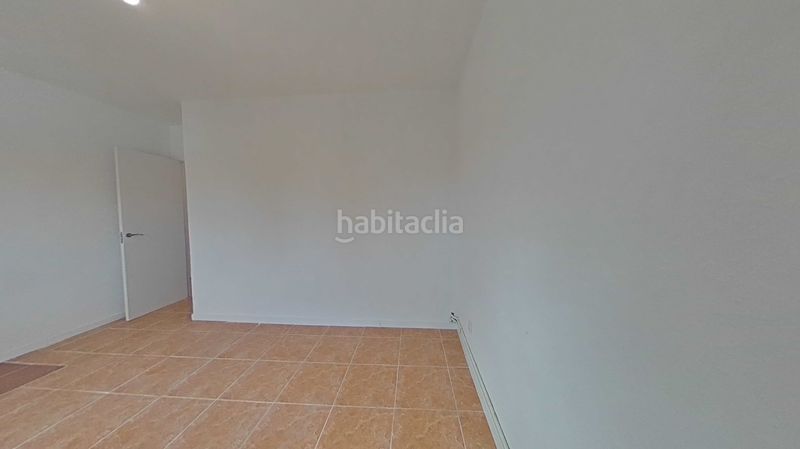 Foto 08c4940a-a3ed-4e14-9b0c-b2613a0503c9. Pis a Abrantes Madrid