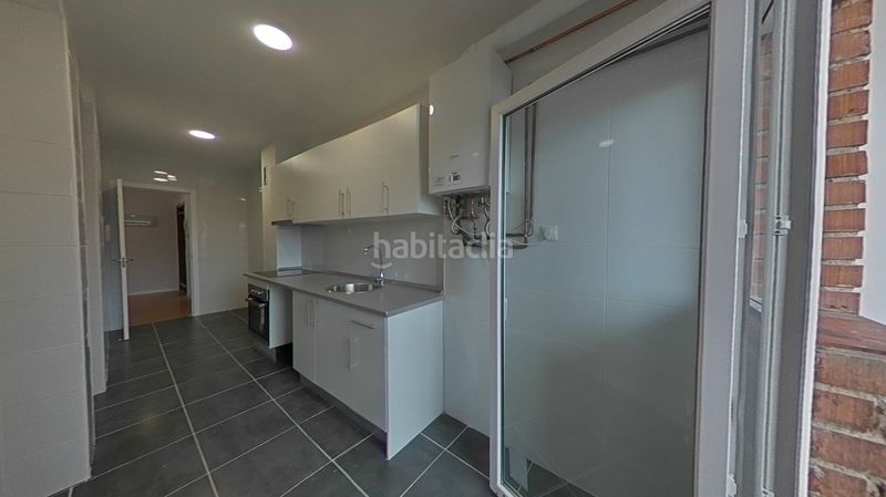 Foto 30f9dbef-555d-4d97-9756-3e76c3e0b42b. Pis a Abrantes Madrid