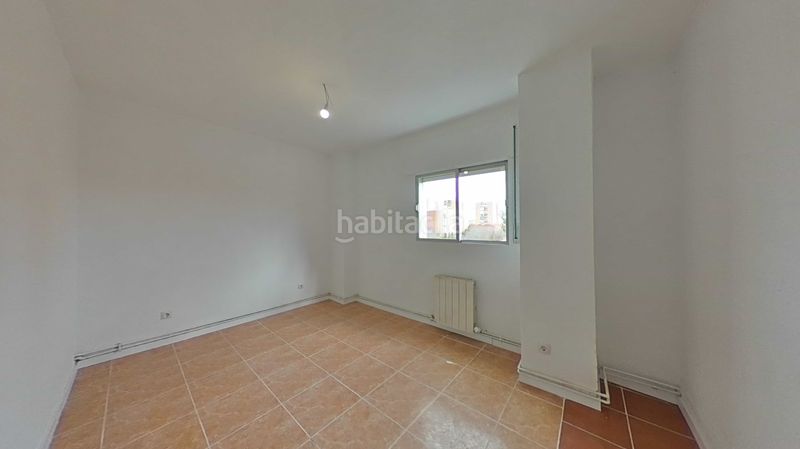 Foto 4cf24db7-56d6-49d2-9ffe-f91c878a7b8a. Pis a Abrantes Madrid
