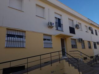 Pis  Pz santa gema. Solvia inmobiliaria  piso marchena