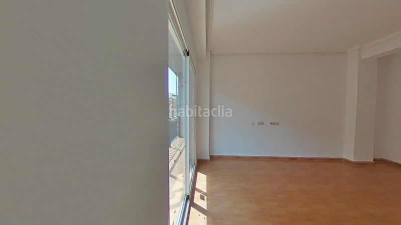 Foto 1aed9657-fff0-4596-8dc0-49c5c226b501. Pis a Torrefiel Valencia