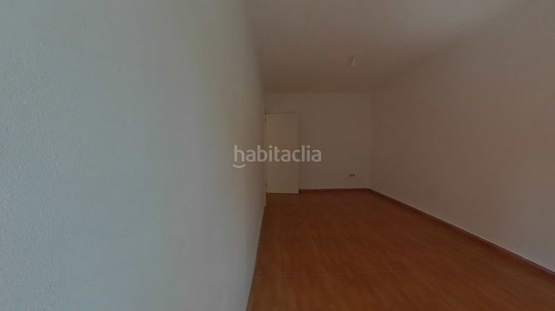 Foto b4be0861-edba-4d58-9bb4-eade936fe869. Pis a Torrefiel Valencia
