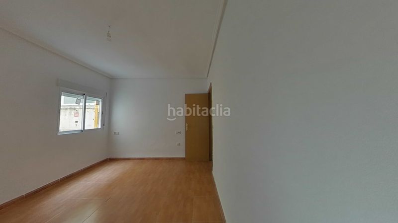 Foto d33de9e6-4110-4538-ba4b-9c6dea4d4b42. Pis a Torrefiel Valencia