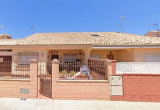 Casa aparellada  C/ nogal. Solvia inmobiliaria  chalet adosado cartagena