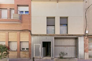 Chalet  C/ lepanto. Solvia inmobiliaria  casa cornellà de llobregat