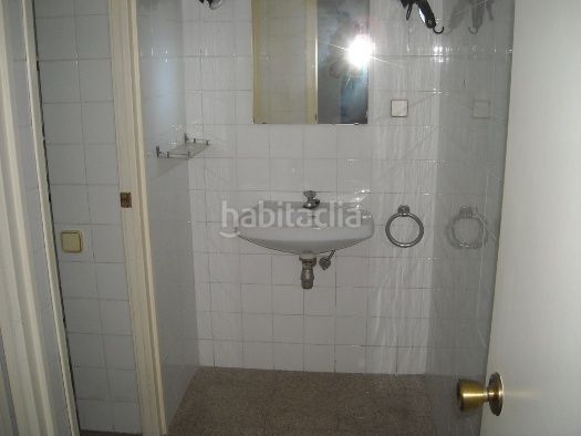Foto a9d0e563-a67e-4260-b951-c7c3892fd263. Local comercial a Canet de Mar
