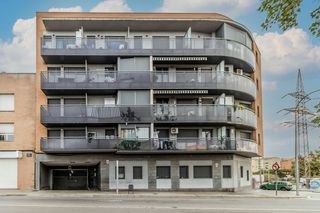 Pis  Cra de montcada. Solvia inmobiliaria  piso terrassa