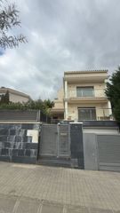 Xalet  C/ eucaliptus. Solvia inmobiliaria  chalet independiente vilassar de dalt