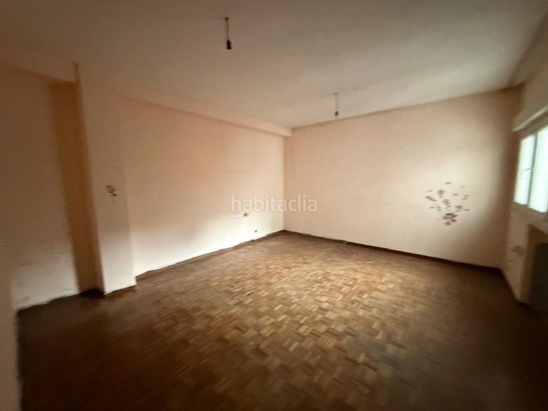 Foto a378dfcf-16d5-45b0-a9ed-4c523b2bfd86. Pis a La Felguera Langreo