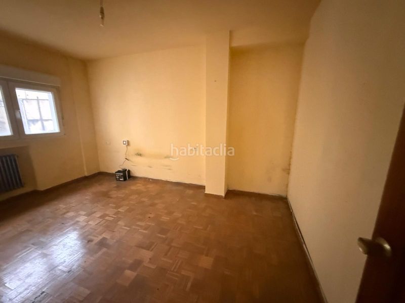 Foto d7e5f192-c3c8-45e8-94f2-1bd5283889f9. Pis a La Felguera Langreo