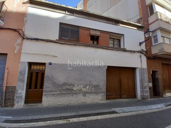 Foto 57a2d3c7-0259-4570-b649-257f6f5e48c7. Xalet amb aparcament a Centre Vendrell (El)