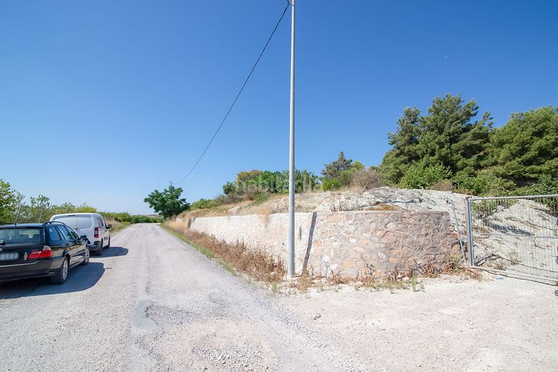 Foto ffca1fb3-a3e0-49f9-93a5-8a2a3a67474e. Finca rústica solvia inmobiliaria terreno con edificación en Abanilla