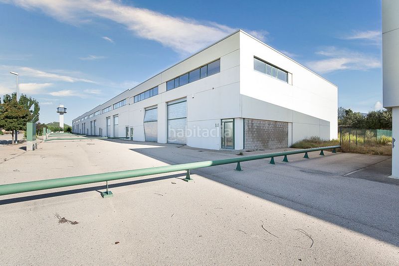 Foto 4c93c2bb-7588-4e96-a88d-15b16e3b2ae8. Nau industrial a Ayerbe
