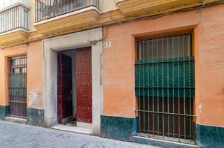 Piso  C/ obispo urquinaona. Solvia inmobiliaria  piso cádiz