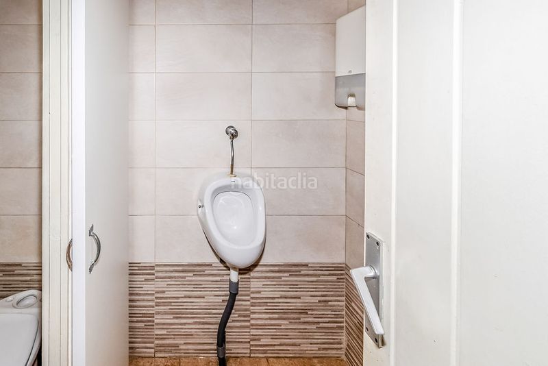 Foto 5c243d7c-5b63-4a3d-97d3-97dc00075eea. Local comercial a Eixample Sabadell