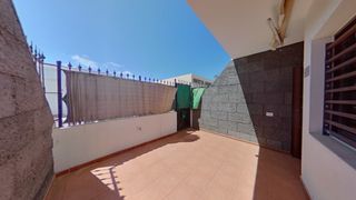Casa aparellada a C/ Aires de Lima