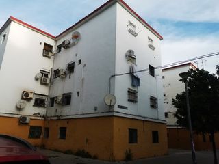 Appartement  C/ candelabro. Solvia inmobiliaria  piso sevilla
