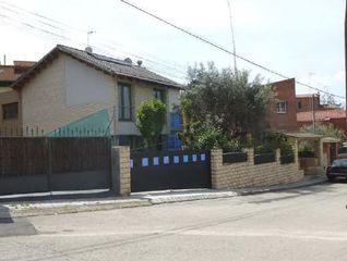 Xalet  C/ xot. Solvia inmobiliaria  chalet independiente terrassa